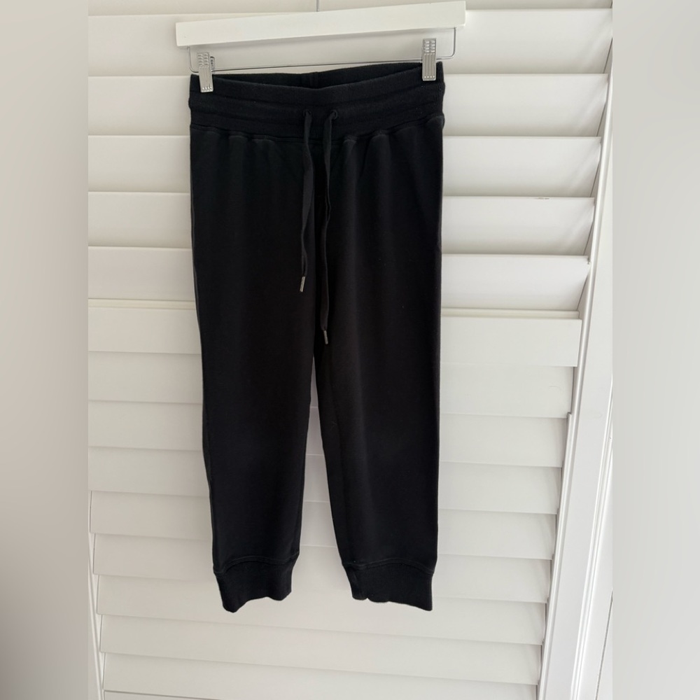 Lululemon Athletica Black Capris